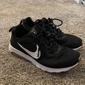nike air size 9 running shoes black